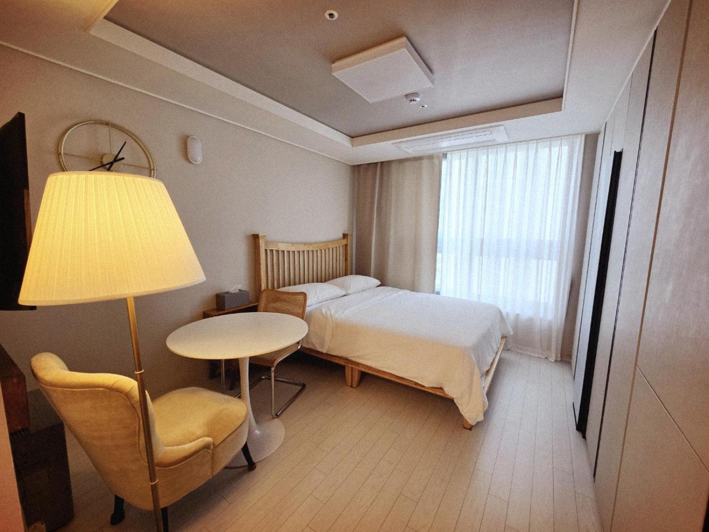 Dongseongro Dsr&U Hotel Room Daegu Bagian luar foto