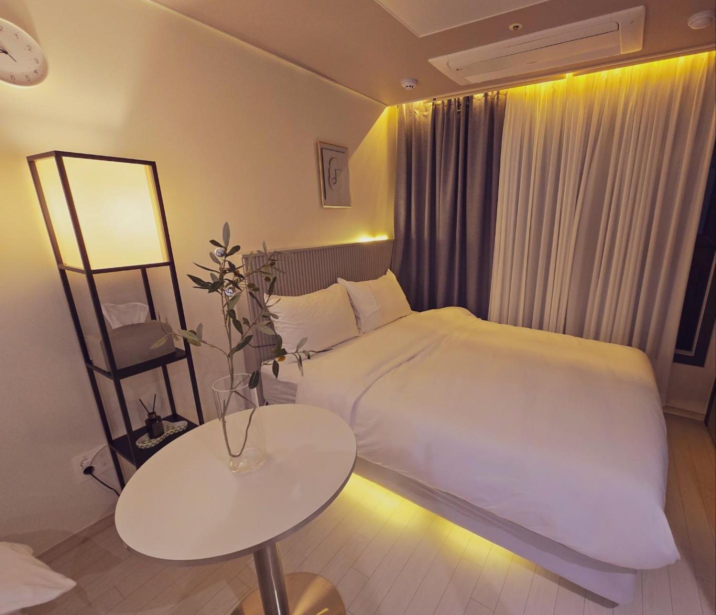 Dongseongro Dsr&U Hotel Room Daegu Bagian luar foto